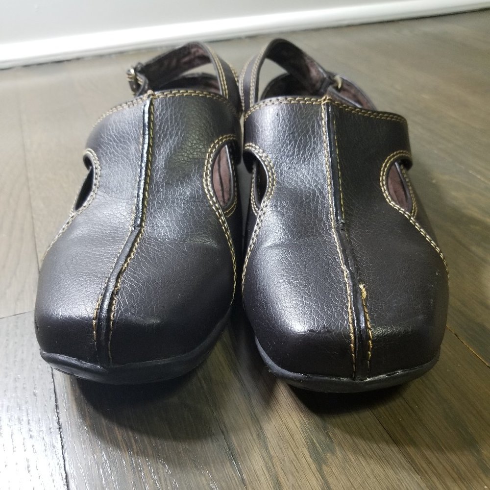 Women's Easy Street Comfort Wave Brown Leather Slingback Shoes - Size 10M